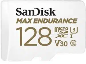 כרטיס זכרון מבית Sandisk בנפח 128GB.