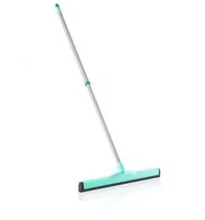 מגב ריצפה עם מקל