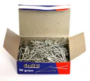 סיכות ראש מתכת